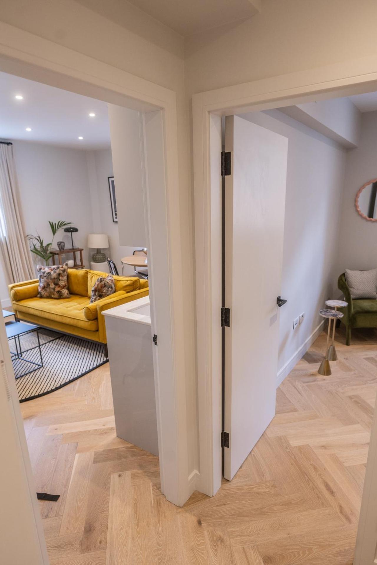 Modern, Stylish Newly Refurbished 2Nd Floor Apartment In Fitzrovia Лондон Екстериор снимка
